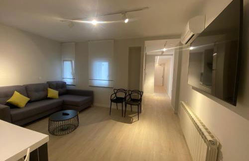 APARTAMENTOS LA FLORA BURGOS todos con aire acondicionado y ascensor - Foto 33