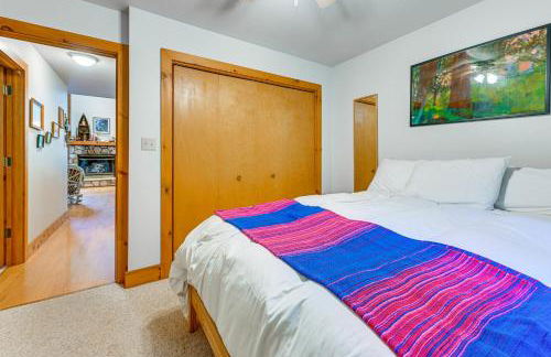 Peaceful White Sand Lake House with Dock and Deck! - Foto 18