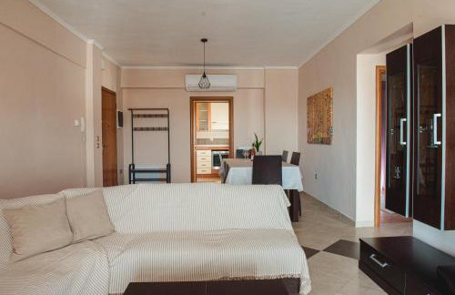 Ellie's Hospitality - Photo 16