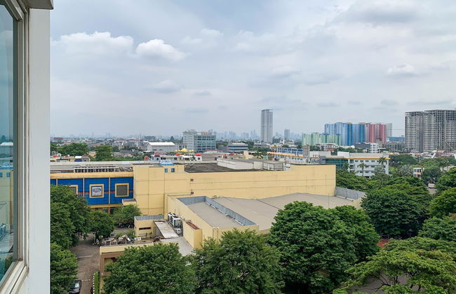 Nice And Strategic 1Br At Sky Terrace Apartment - Photo 13