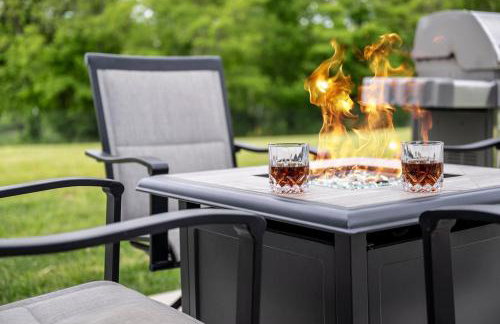 Spacious Home 4BR Fire Pit, Patio Hot Tub - Foto 60