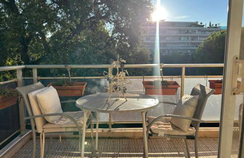 Cozy Cannes Studio - 12 Min Walk To The Beach - Free Parking - Foto 8