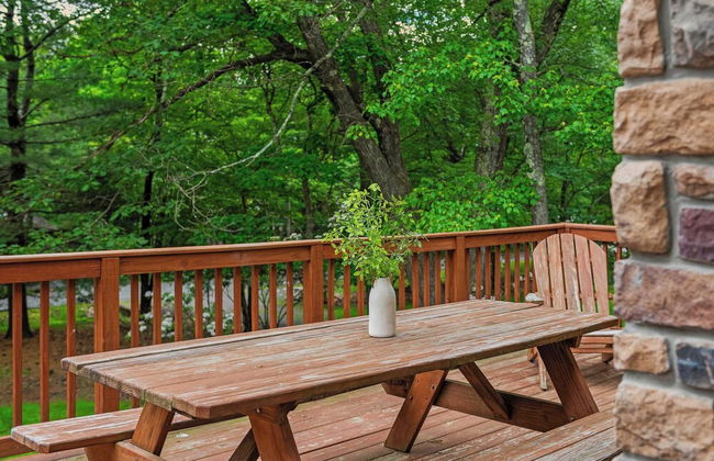 Bear Paw Lodge by Avantstay Hot Tub, Deck, & Fire Pit - Foto 44