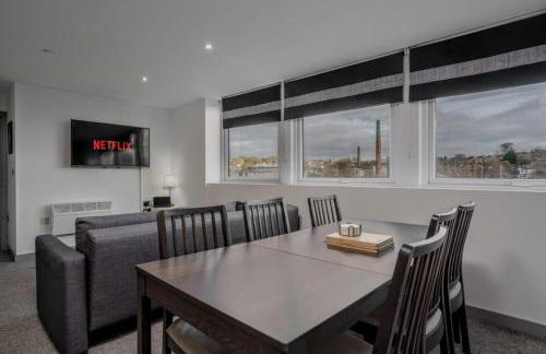 Two Bedroom by Brookland Stays Serviced Accommodation Short Lets Leeds with Free WiFi - Foto 6