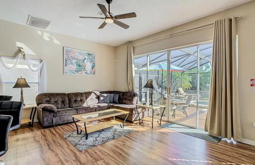 Spacious retreat w pool & game room - Foto 27