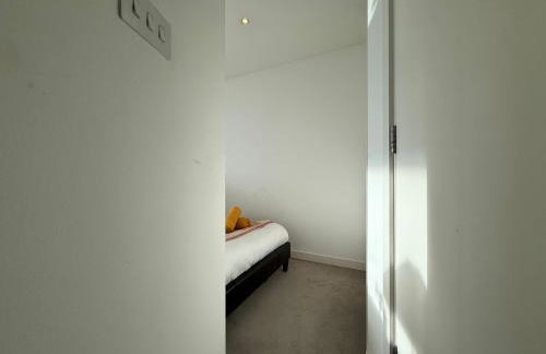 STUNNING!!! City-Center!! Retreat with Modern Amenities - Foto 34