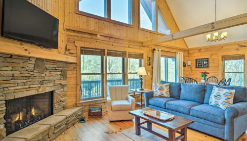 10 Mi to Lake Lure Mtn-View Cabin with Deck and Loft! - Foto 3