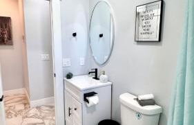 NEW PHX Pool Home With Deep End and Central Location - Foto 17