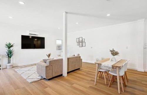 Peaceful 2BR 1BA Holiday Guest House with Hot Tub - Foto 9