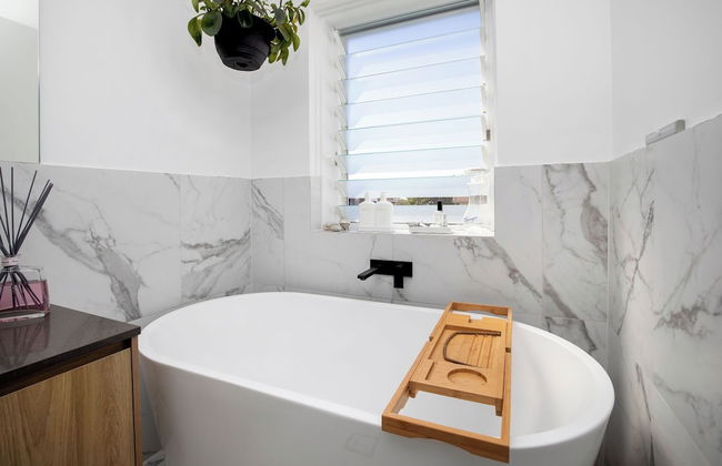 Palm Beach Luxe Townhouse walk to Beach - Photo 16