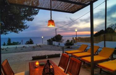 Alexandra's Sea Front Villa - Foto 1