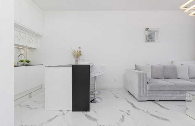 Elegant Apartment Warsaw by Renters - Photo 15