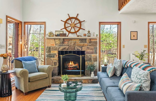 Pirate-themed Lakefront Home w/ Kayaks, Game Room, Views & Hidden Treasure Hunt - Foto 5