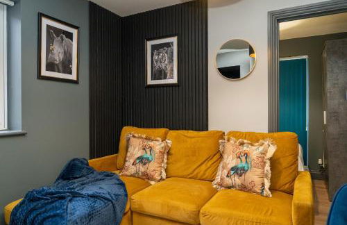 Free Parking New Modern Gem in Harrow - Photo 7