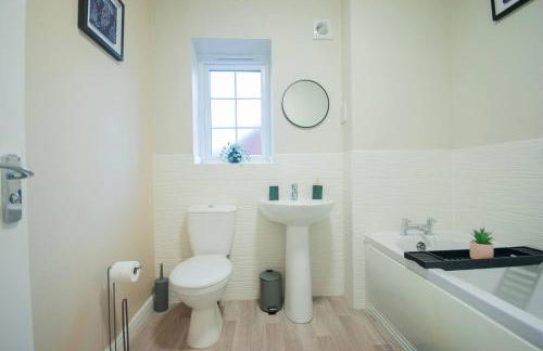 Luxe 3BR - 8 Min to Town Centre - Bradgate Park Leicester - Parking - Garden - Foto 34
