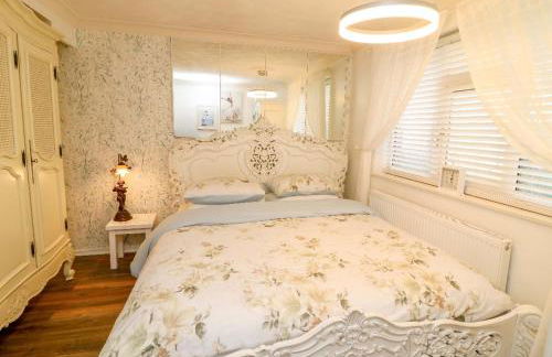 Ivys End Boutique Chic Manor Cottage Elegant & Sophisticated Retreat in Loughborough offering 3bedrooms - Foto 26