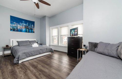 Massive Home - GroupStay - Parking & Location - Foto 3