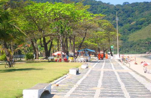 O Melhor Chalé da Praia do Guaiúba, com Churrasqueira e Piscina Gigante - Foto 31