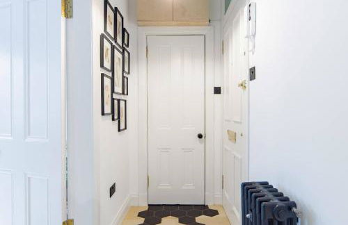 The Plywood Flat, Modern Style In A Traditional Tenement - Foto 4