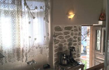 Alexadras Guesthouse - Photo 8