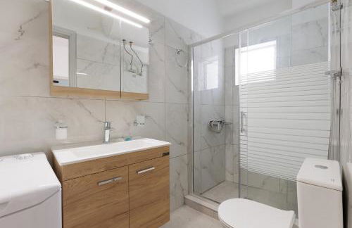 Salt & Sun Apartments by Konnect, at Kaminaki Beach - Foto 61