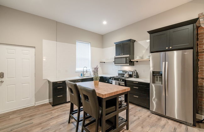 Designer Townhome 2 of 3 Left Side - JZ Vacation Rentals - Photo 11