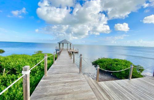Bayfront Cottage- Pool - Hot Tub - Close to Beach - Foto 34