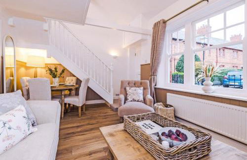 Country Charm Cottage Sleeps 4 & Free Parking - Photo 17