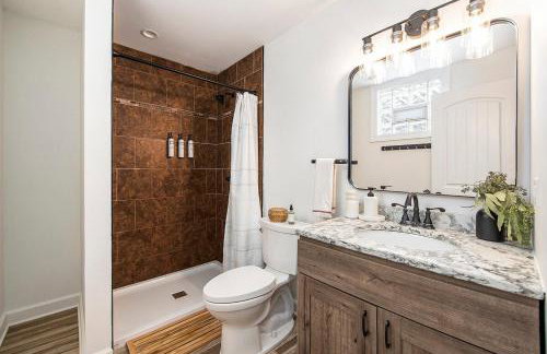 New Beach front 5bd in Sister Lakes with Hot tub - Foto 21