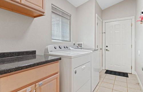 Modern Home-Garage-Scenic Patio - Foto 30