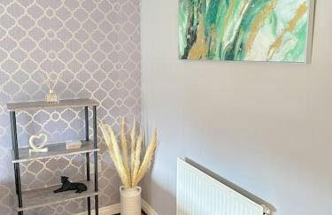 Luxury 3 Bedroom House With FREE Parking - Foto 9