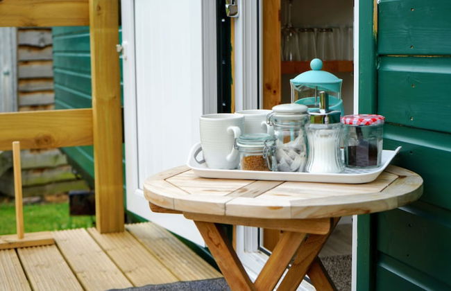 Unique Upcycled Straw Trailer @ Westcote - Foto 12