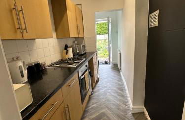 Beautiful Bungalow Awaits Your Short Term Stay - Foto 9