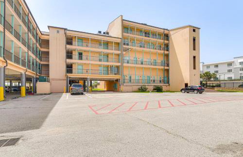 Walk to Beach Pool-View Condo in Galveston! - Foto 22