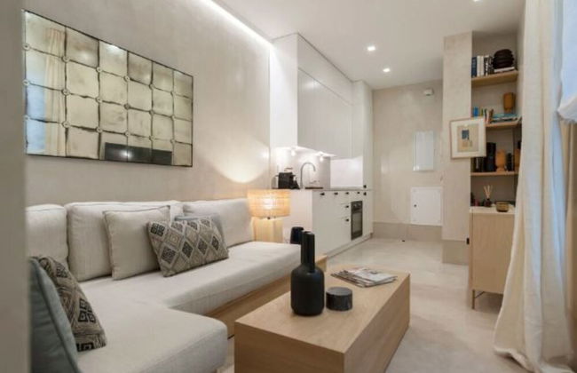 Elegant Neptuno-cortes Apartment for 2 People - Foto 7