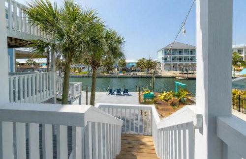 Waterfront Home, Short Walk to Beach, Deck/Balcony - Foto 4