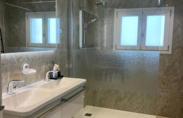 Quiet house-Athens Center 100 meters balcony on the top floor - Foto 6