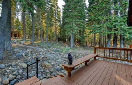 Golden Summit by AvantStay Stunning Secluded Cabin w Access to Tahoe Donner - Foto 36