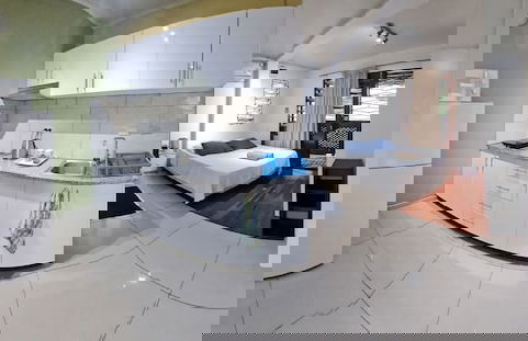 Axis Apartments - Photo 15