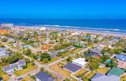 Beachside snowbird escape with fenced yard & washer/dryer - walk to beach access - Foto 40