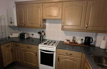 Entire 2 bed apartment - Up to 4 guest - 10 min from station & town centre - Foto 9