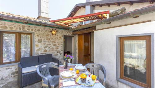 Gorgeous Apartment In Casoli Lu - Foto 2