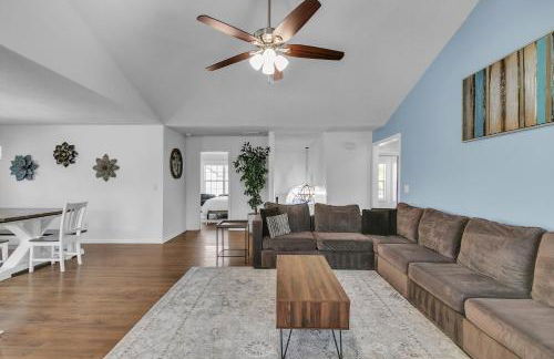 Modern 6BR Haven with Playroom, Gym & Deck! home - Photo 9