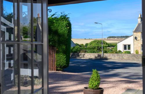 Meldrums Apartments - Photo 13