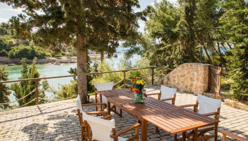 Grand Bleu Porto Heli Beachfront House - Photo 1