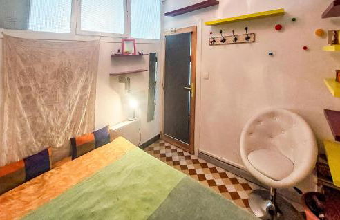 Awesome Apartment In Saint-Étienne - Foto 11