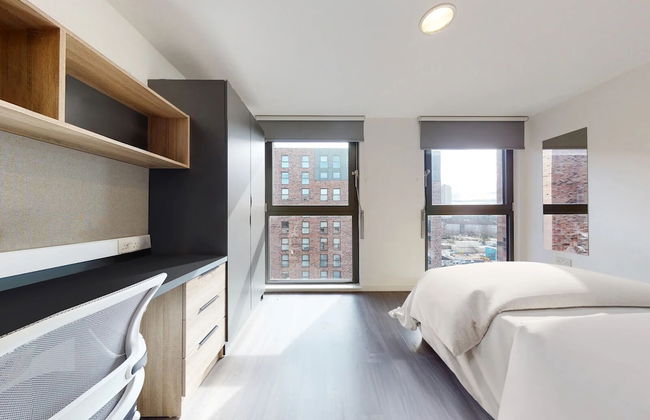 For Student Only Canvas Glasgow - Photo 8