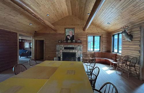 The Lodge at Pine Cone Lodge for Large gatherings! - Foto 6