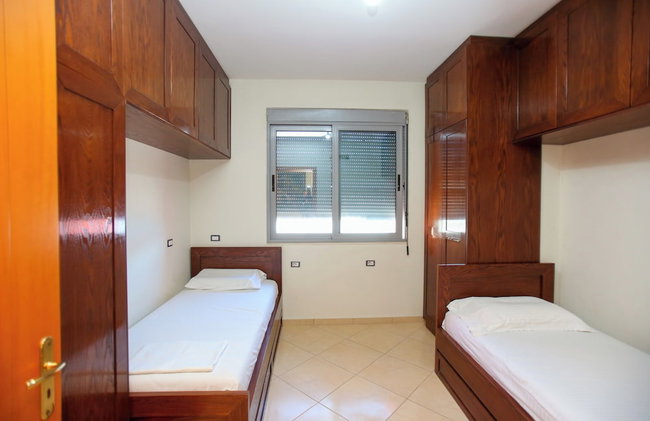 Holiday 2-bed Apartment Seaview - Photo 2