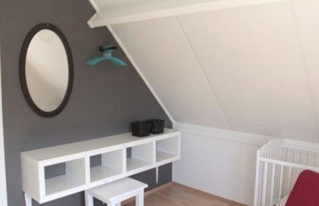 Appealing Bungalow With Garden - Photo 15